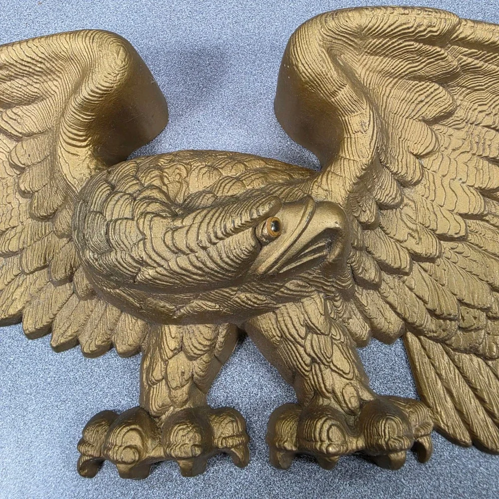 Vintage Style Eagle Wall Plaque Home Decor Gold 24.5